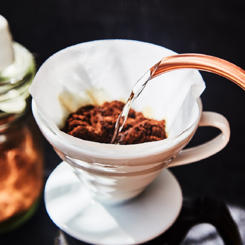 Hario Dripper mit Kaffeepulver