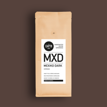 Mexiko Dark Kaffee Beutel auf dunkel braunem HIntergrund