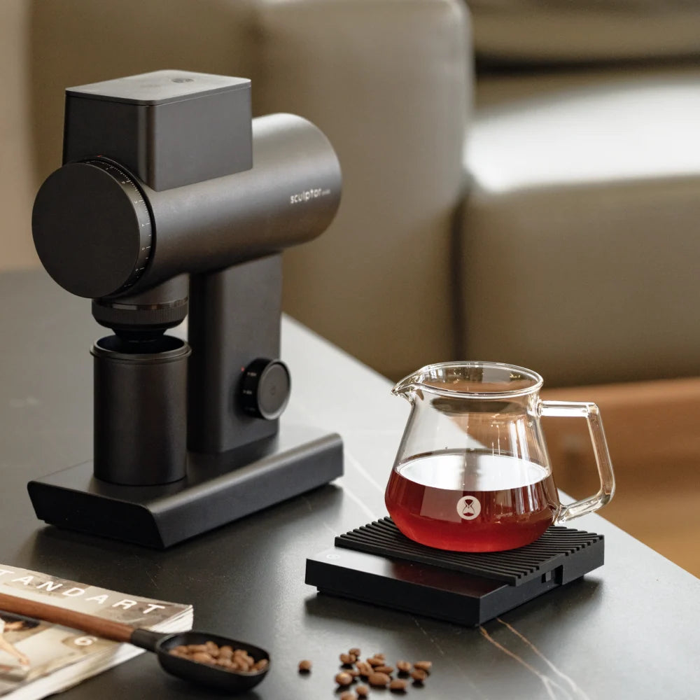 Timemore Sculptor 064S Gen 2 mit Kaffeeserver und Kaffeewaage