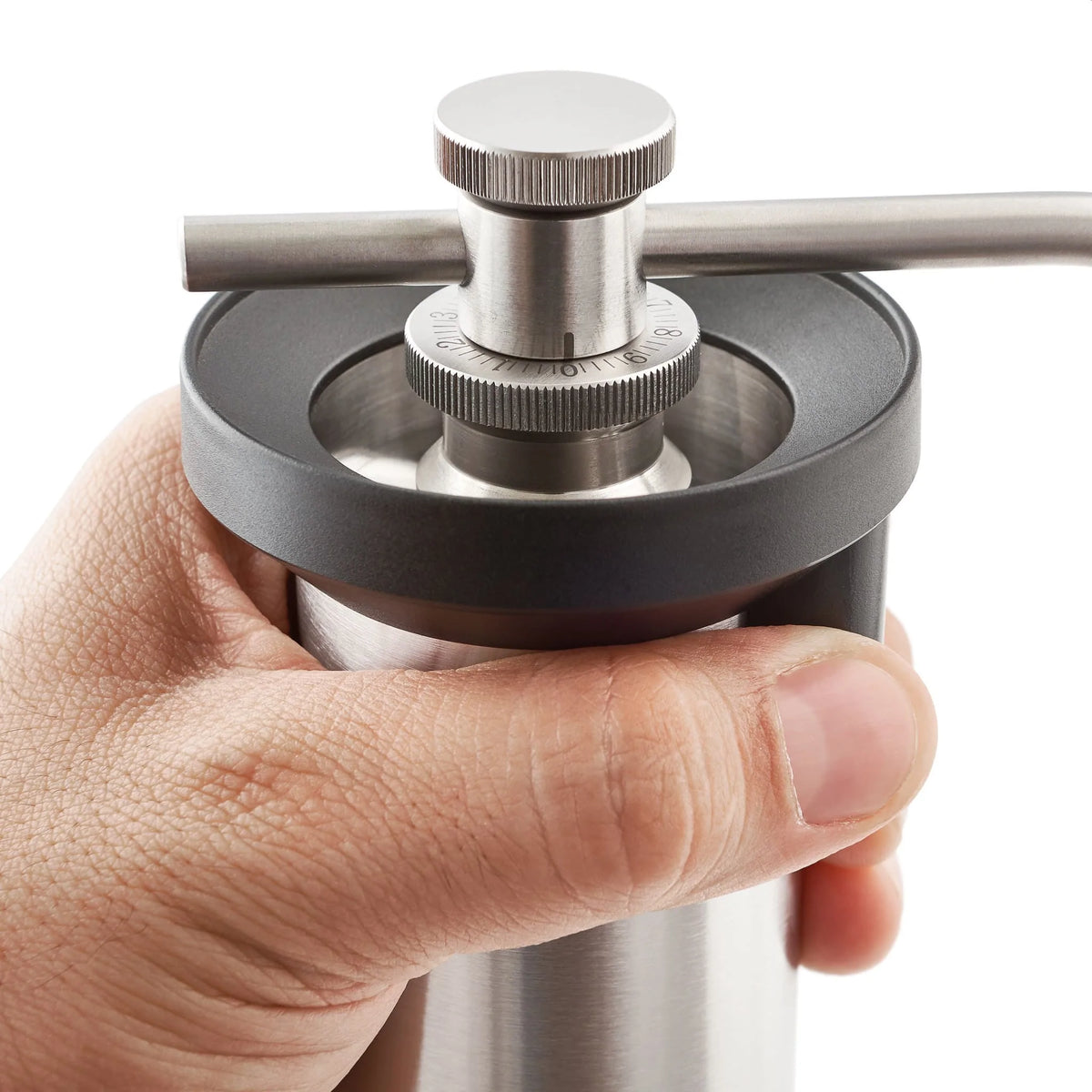 Kinu M47 Simplicity Kaffeemühle mit praktischem Daumenstopper